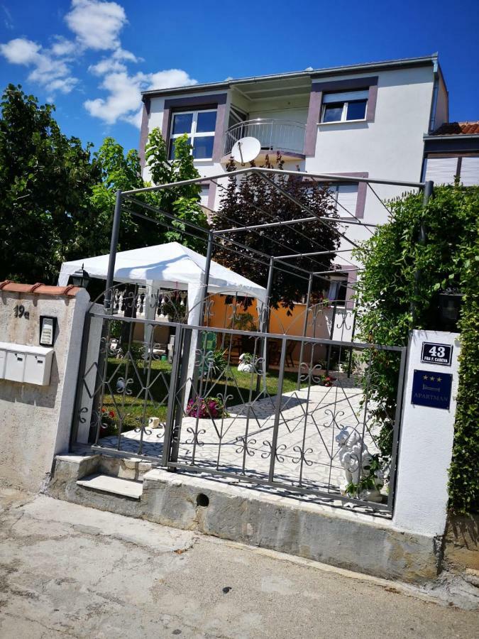 Apartmani Luis Kaštela 外观 照片