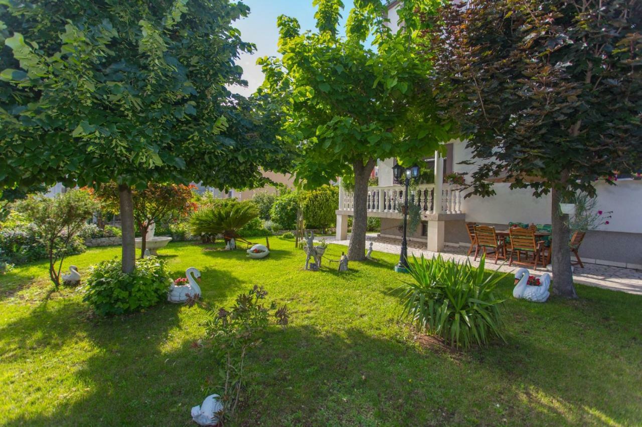 Apartmani Luis Kaštela 外观 照片
