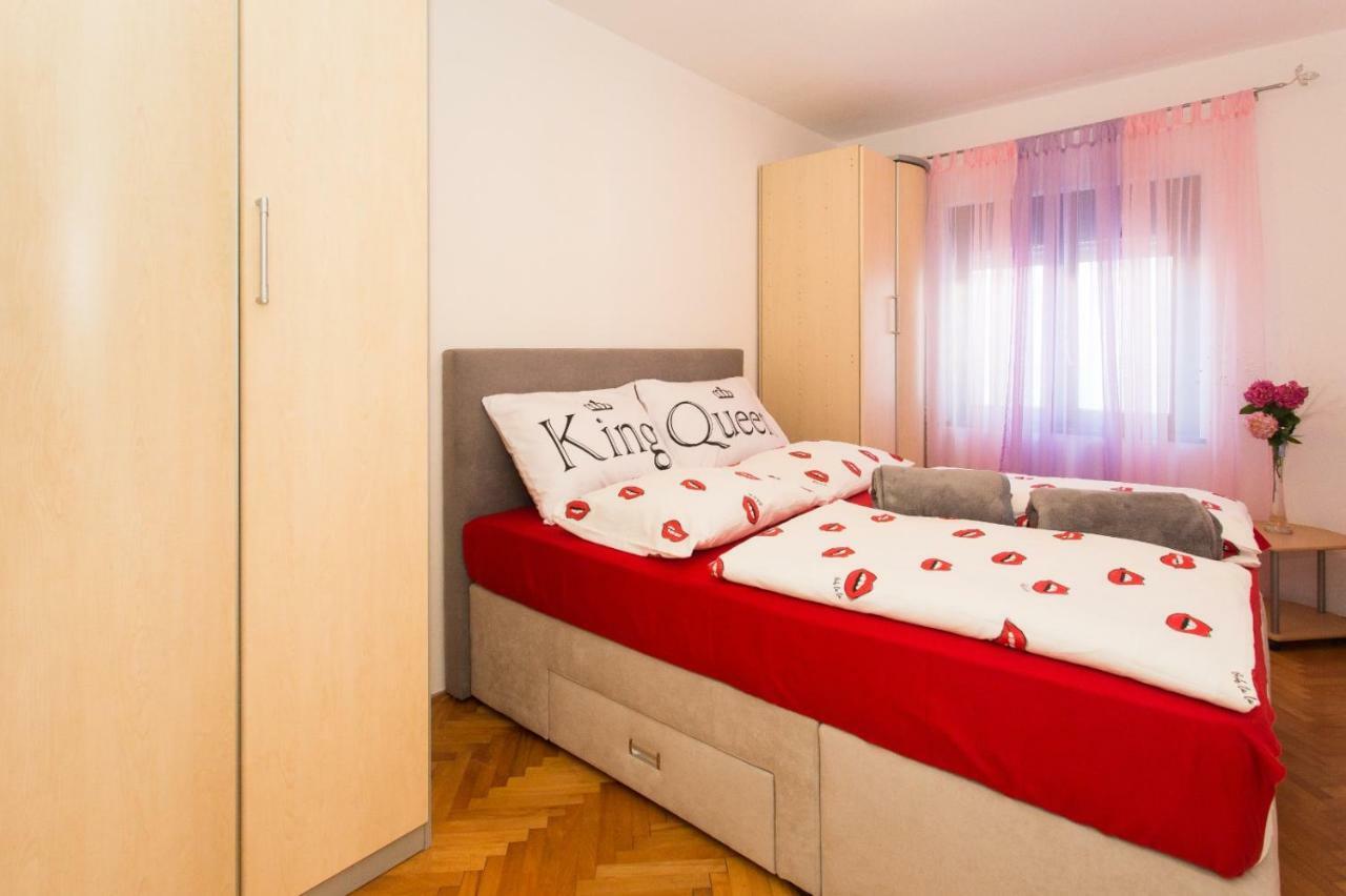 Apartmani Luis Kaštela 外观 照片