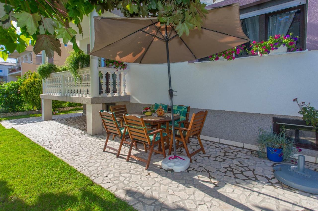 Apartmani Luis Kaštela 外观 照片
