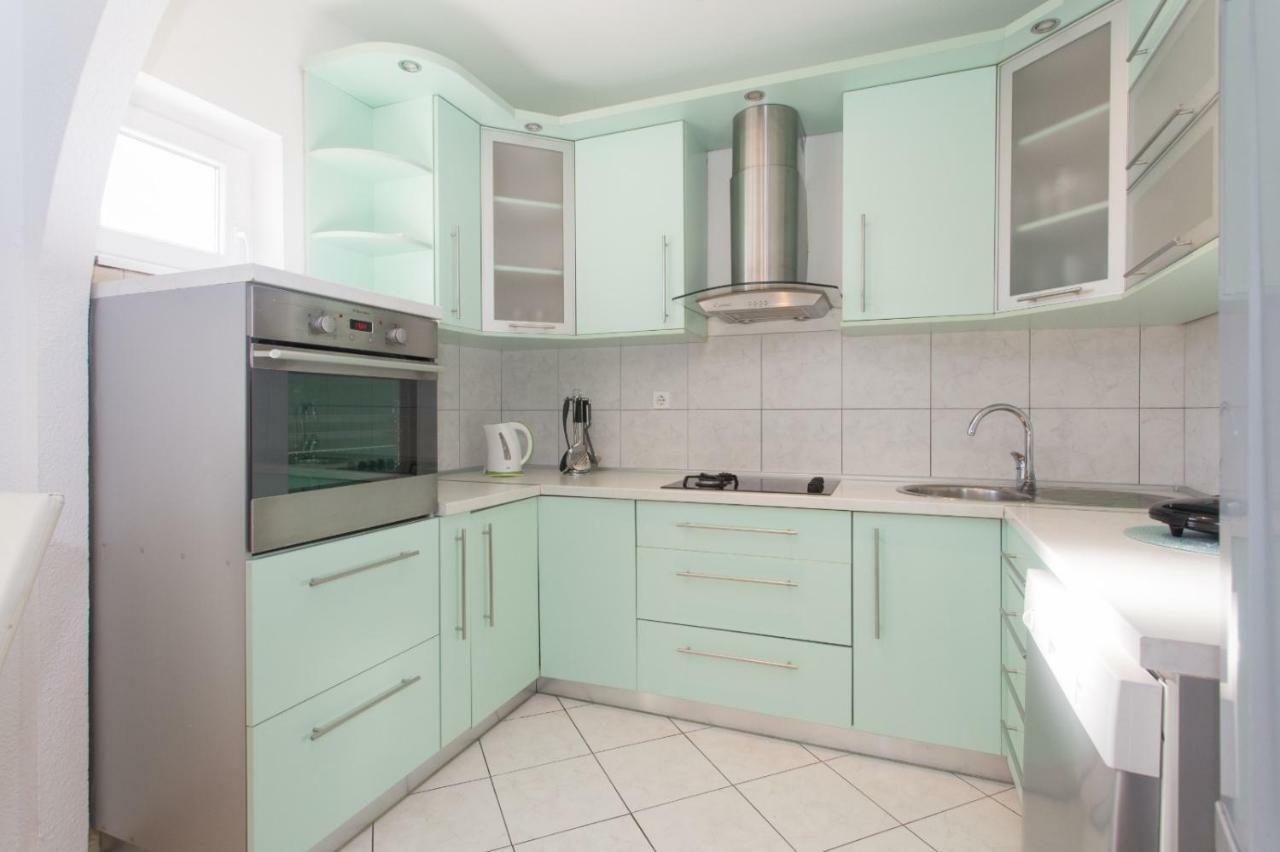 Apartmani Luis Kaštela 外观 照片