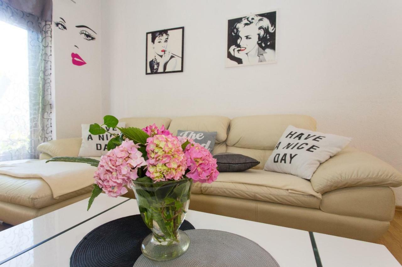 Apartmani Luis Kaštela 外观 照片