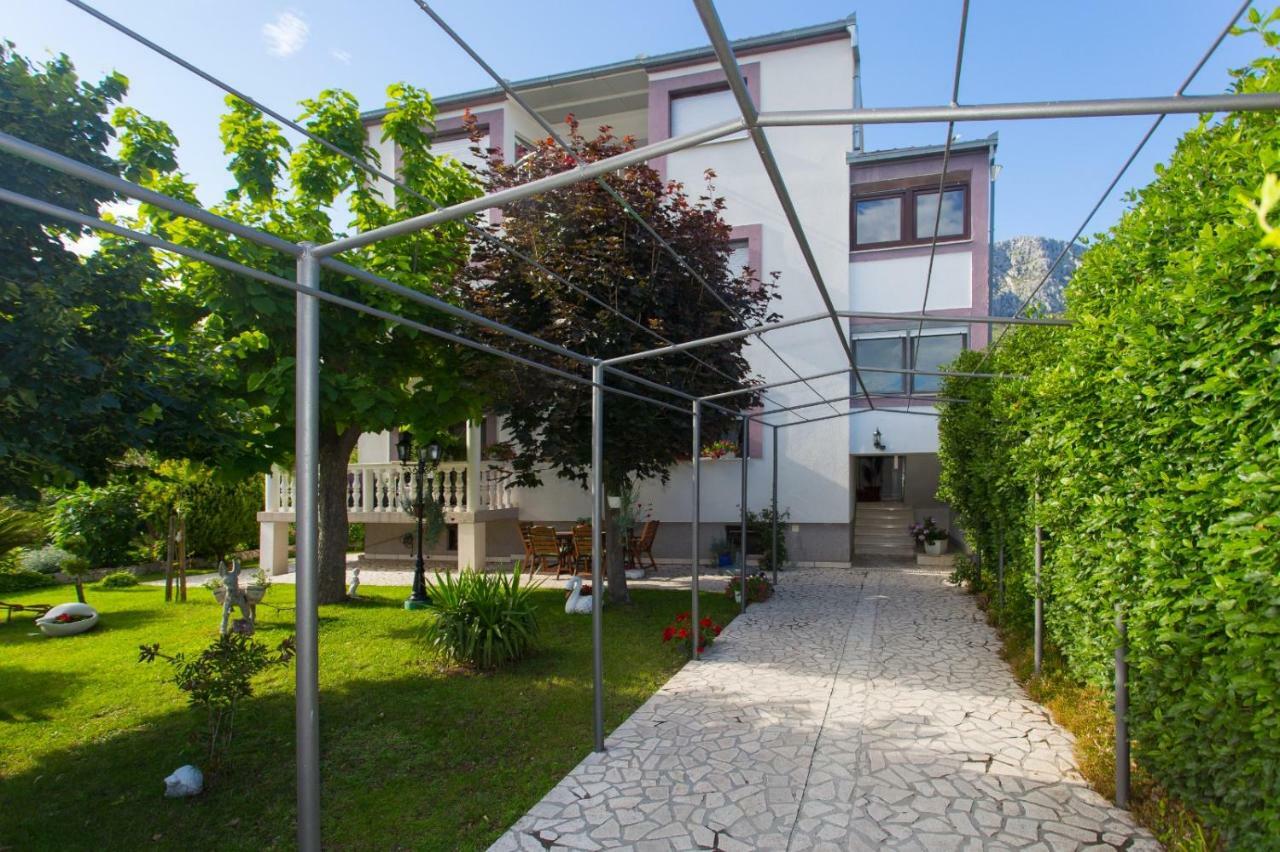 Apartmani Luis Kaštela 外观 照片