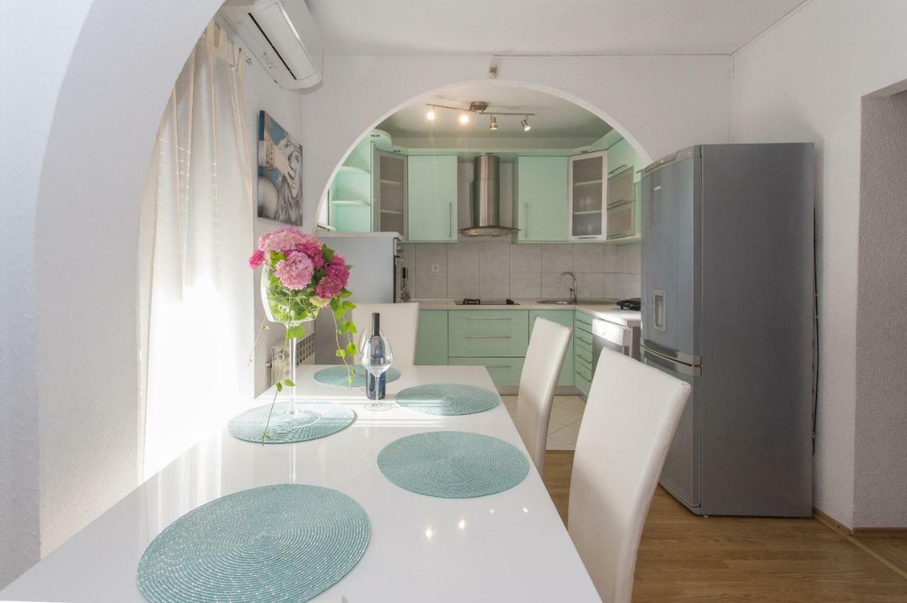 Apartmani Luis Kaštela 外观 照片